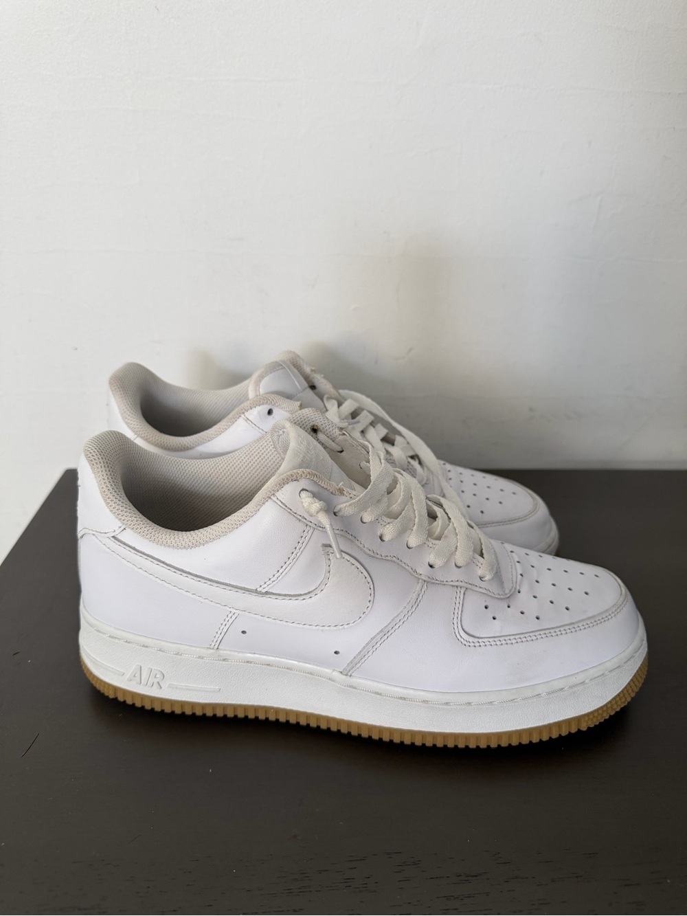 Men’s White Nike Air Force 1 Low Top Gum Bottoms Size 9